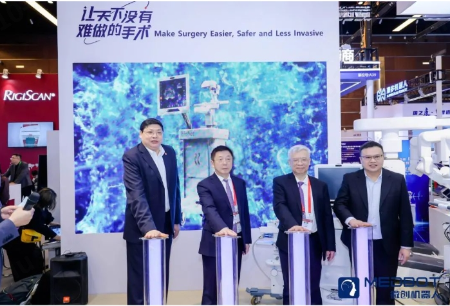 精彩亮相CUA2023，Mona Lisa上市引領(lǐng)智能機器人穿刺時代，手術(shù)直播圖邁?輔助“拆彈保腎”