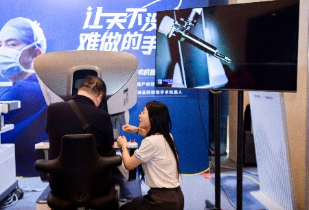 圖邁?輔助胰十二指腸切除手術(shù)直播，國產(chǎn)手術(shù)機(jī)器人“珠峰”手術(shù)挑戰(zhàn)已常態(tài)化！